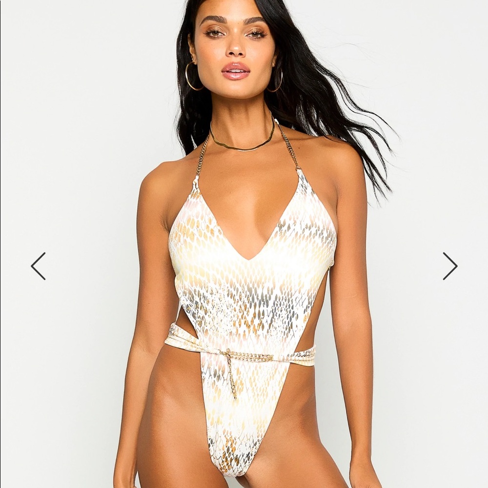 Beach Bunny One Piece 👙
